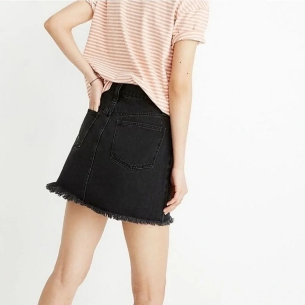 Madewell 28 Rigid A-Line Black Denim Jean‎ Skirt Frayed Hem